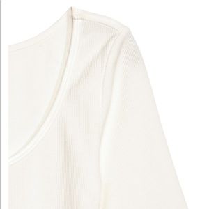 ✨3 for $25✨ H&M Ribbed Stretch T Shirt